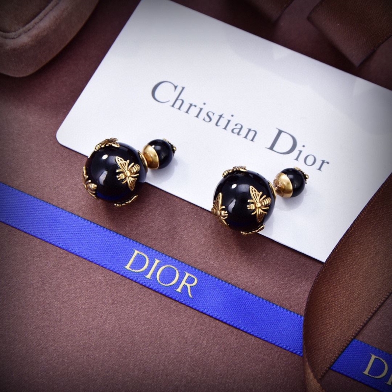 chr1st1an D10r earrings